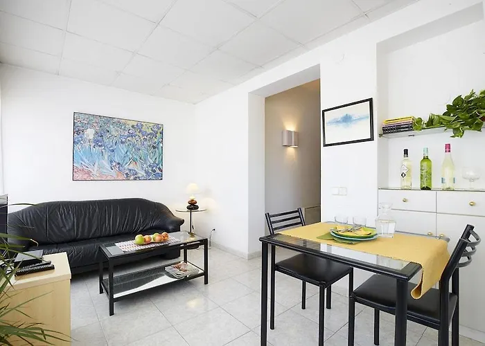 Ainb Diagonal Francesc Macia Apartmán